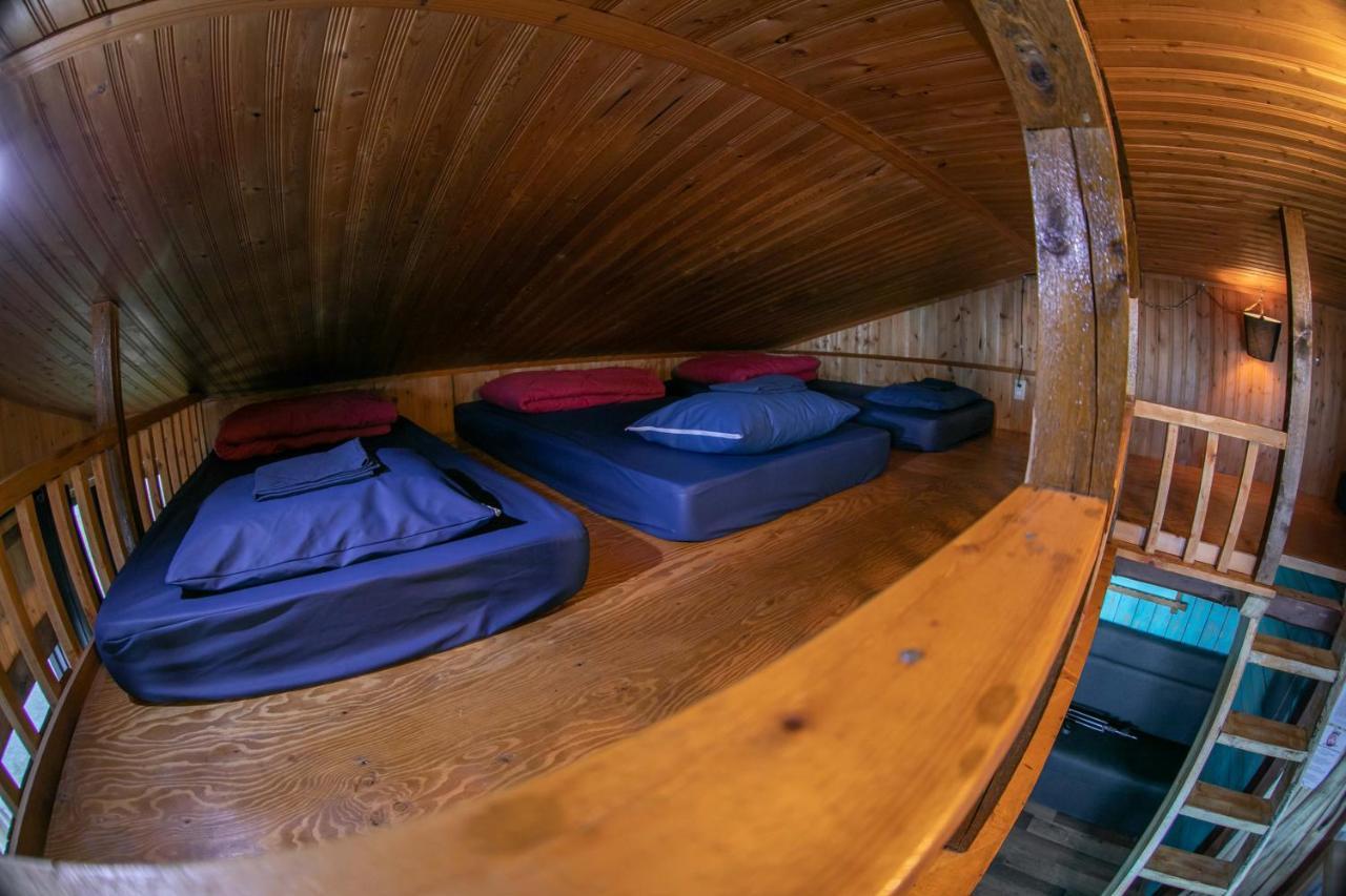Auberge Festive Sea Shack Sainte Anne des Monts Экстерьер фото